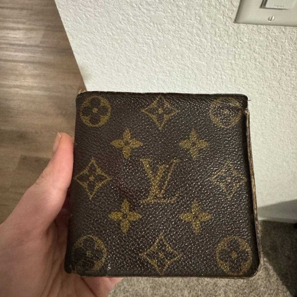 1989 Vintage Louis Vuitton Brown and Gold Monogram Bifold Wallet